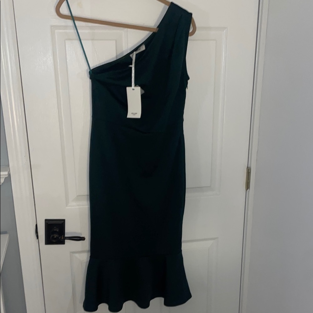 Elegant Dark Green One-Shoulder Dress
